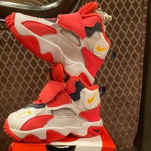 Nike toddlers running shoes